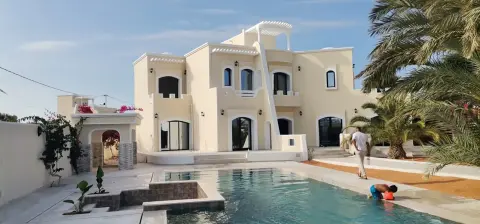 Réalisation 25 de Djerba art aluminium